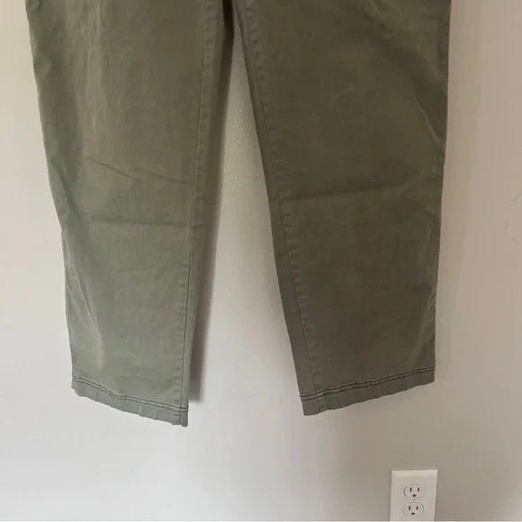 GAP Girlfriend Khaki Green Chinos Pants Relaxed Fit - Picture 5 of 9